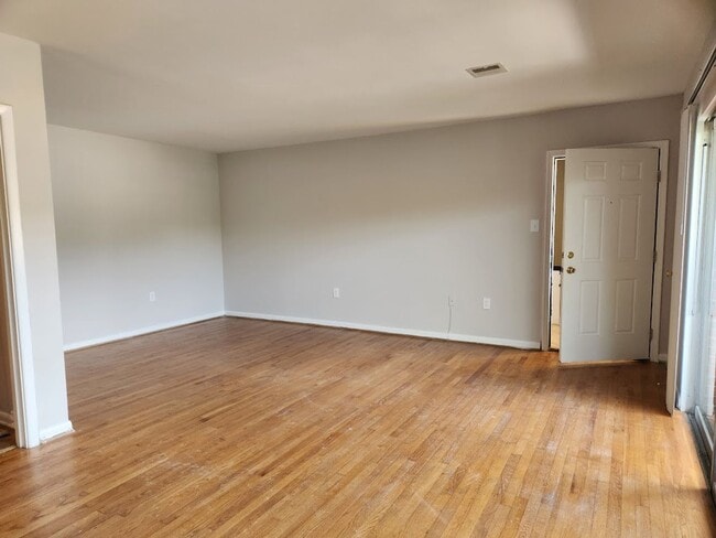 Building Photo - Executive Suites 2