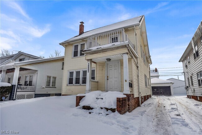 Foto del edificio - 10602 Langton Ave