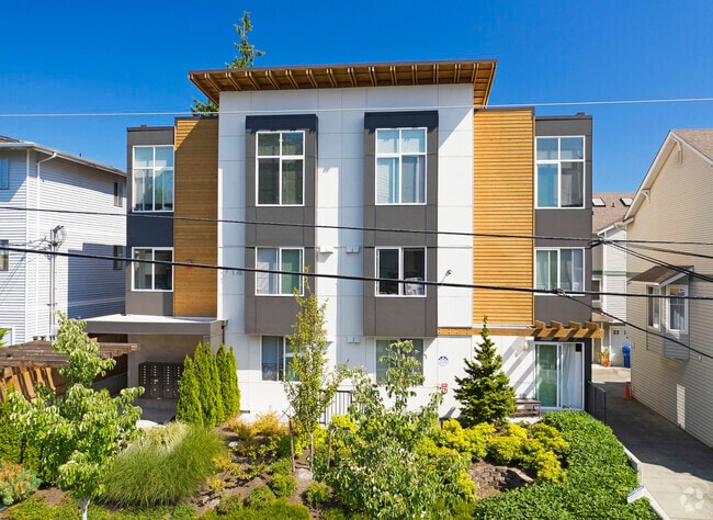 Building Photo - Cubix 95