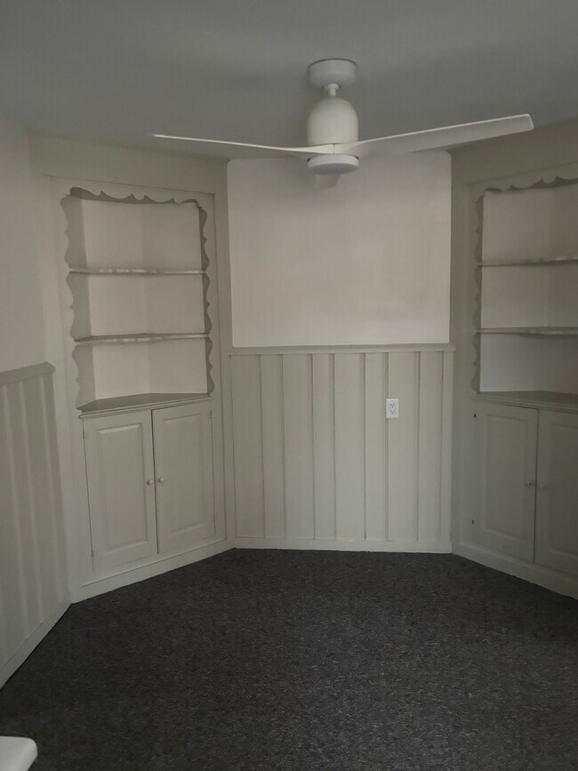 Comedor - 2340 Losantiville Ave