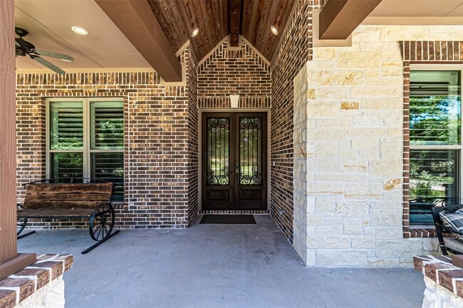 Building Photo - 8970 Navigation Cir