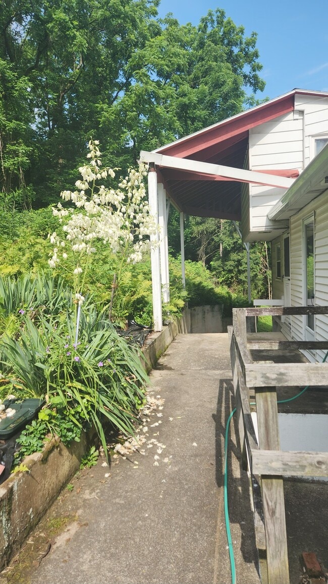 Patio trasero - 2660 Fish Hatchery Rd