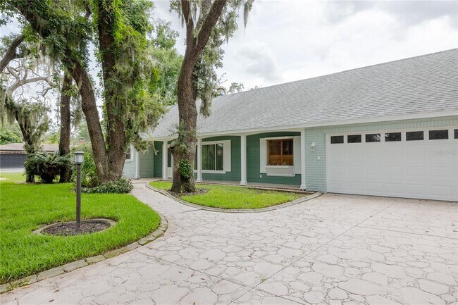 Building Photo - 615 Valle Vista Dr