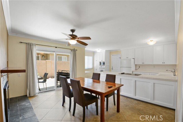 Foto del edificio - 1403 E Chalynn Ave