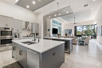 Building Photo - 20171 Riverbrooke Run