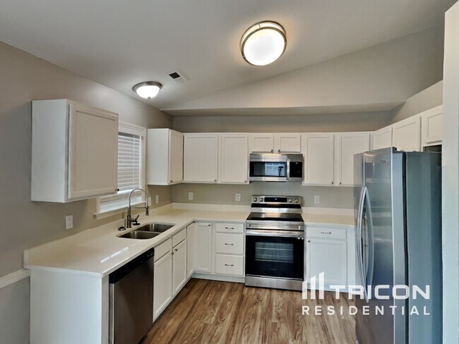 Building Photo - 1447 Bromwich Dr