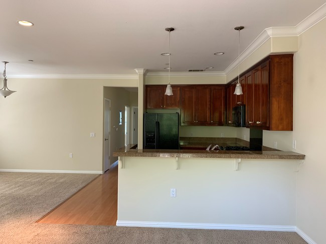 Kitchen/dining room - 5761 Mountain Hawk Dr