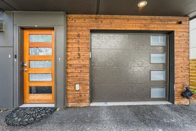 Building Photo - Modern West Seattle Townhome with Rooftop ...
