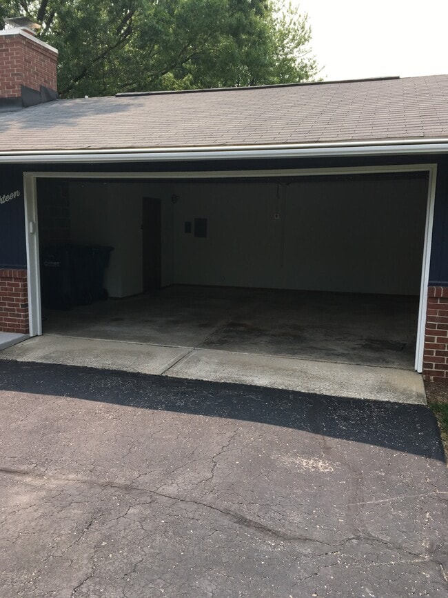 Building Photo - 518 Lexington Blvd