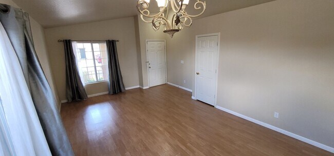 Foto del edificio - Beautiful Single Story Summerlin Home on a corner lot.