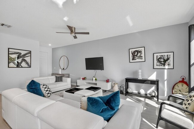 Building Photo - 4790 Navali Dr