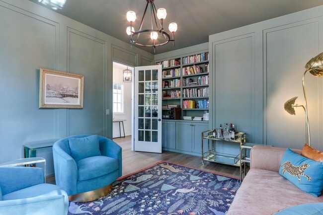 Building Photo - Extrordinary 4BD, 4.5BA Raleigh Home in an...