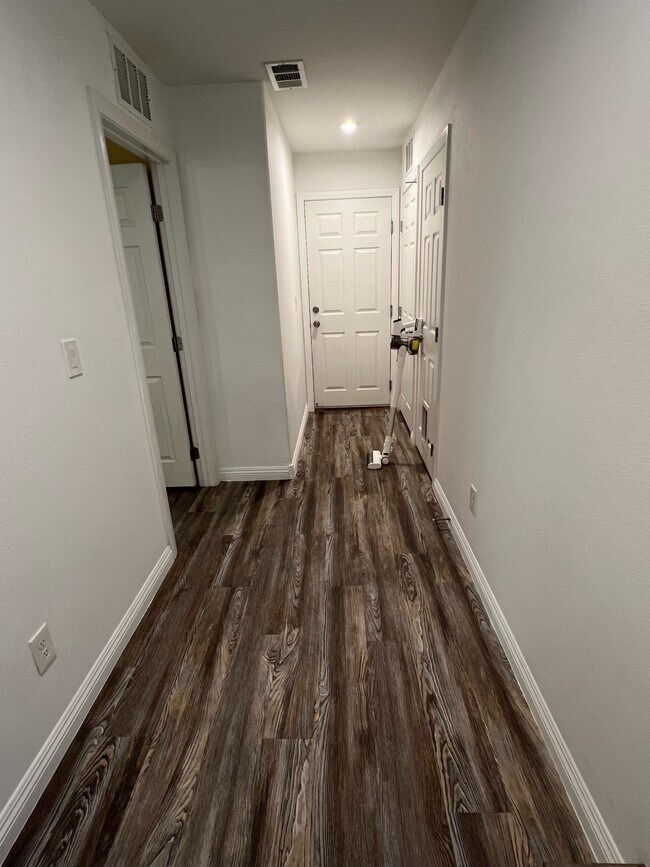 Foto del edificio - 4494 Rabnor Cir