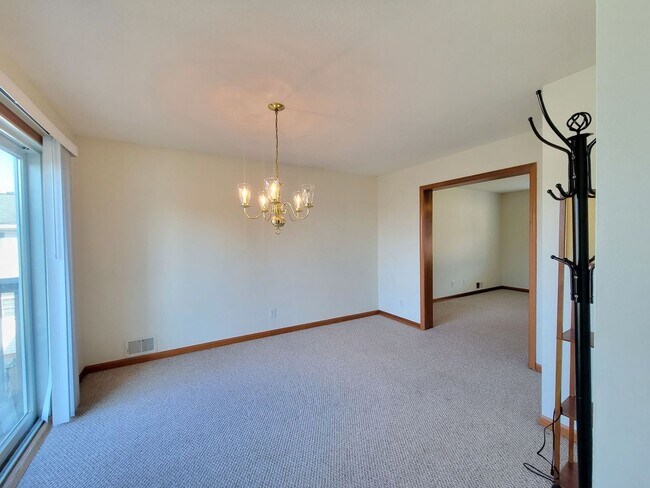Building Photo - 4Bed/3.5Bath Townhouse in Med Center Area ...