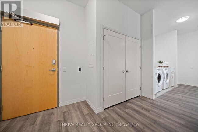 Building Photo - 373 Hill St