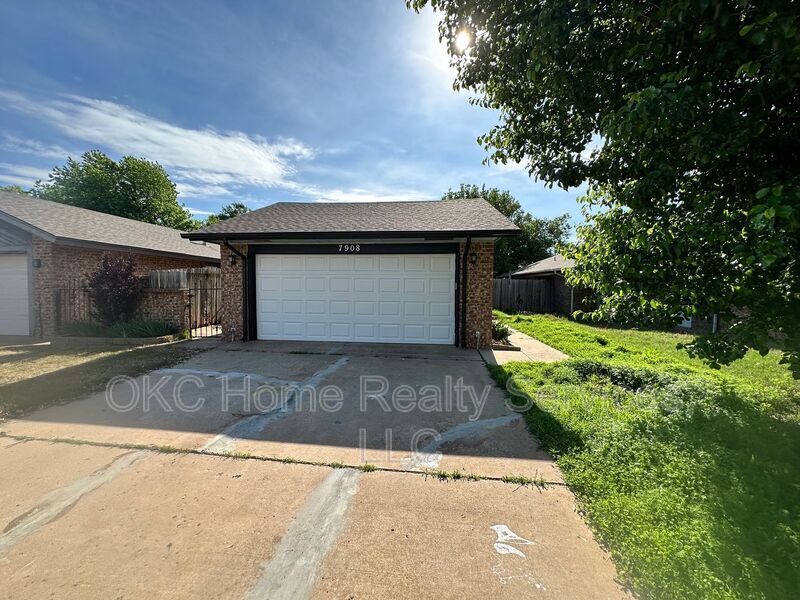 Foto principal - 7908 Harvest Hills Rd