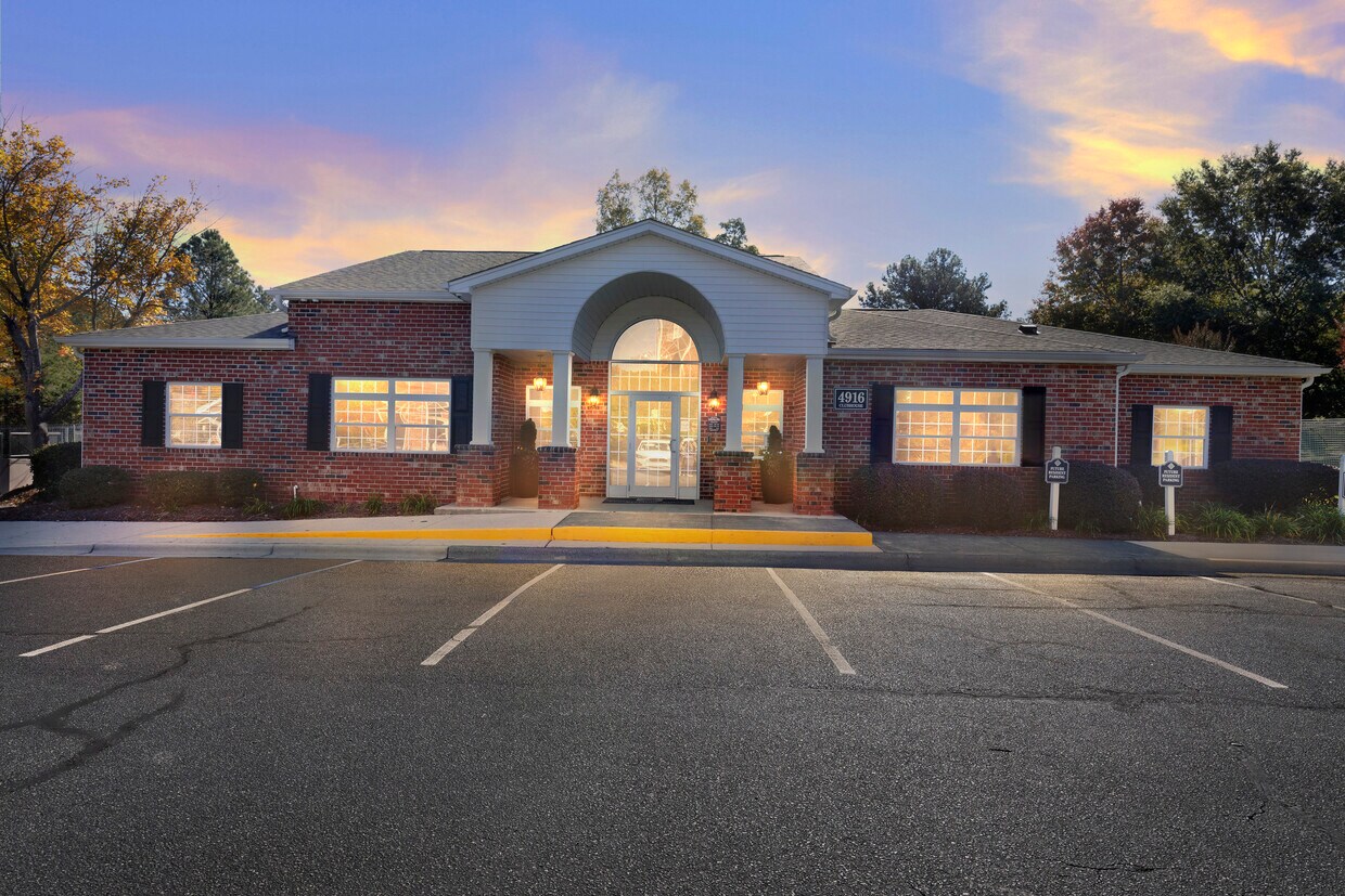 Featherstone Village Apartments in Durham, NC