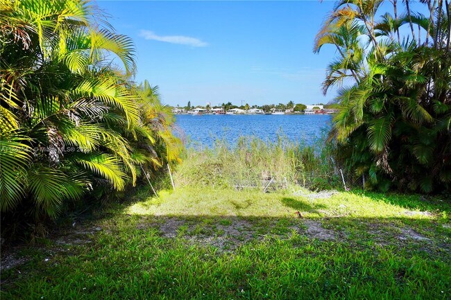 Foto del edificio - 5600 N Park Rd