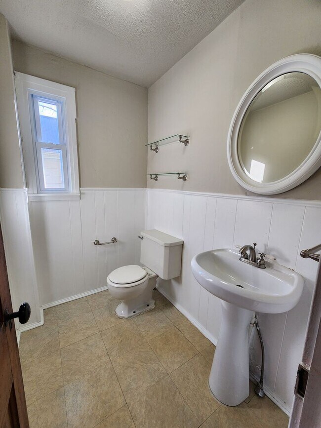 Foto del edificio - Spacious 3 Bedroom 1.5 Bathroom Home
