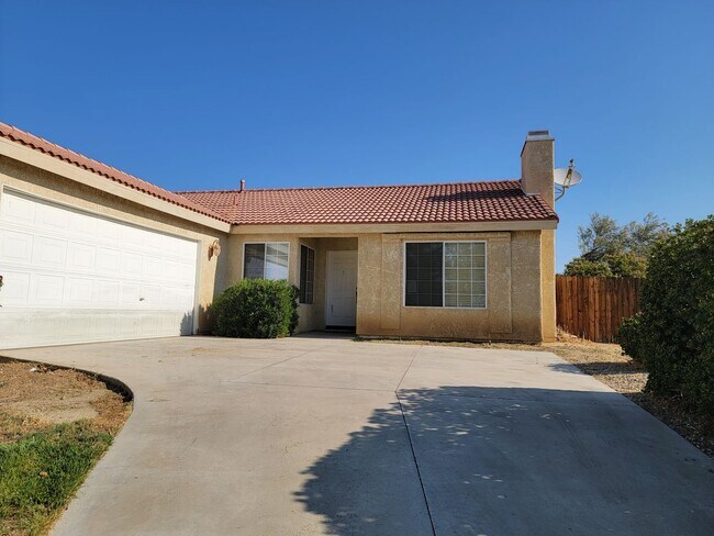Foto del edificio - Single story Rosamond Home