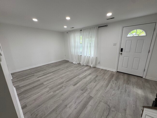 Building Photo - 5585 Hecate Ct
