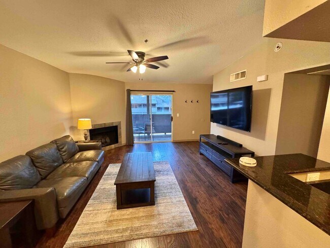 Foto del edificio - Furnished Moved In Ready 2nd Story End Unit 1bd/!ba At the Arbors