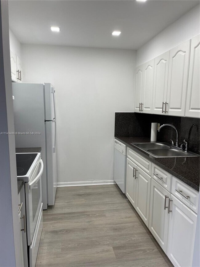Foto del edificio - 300 SW 134th Way