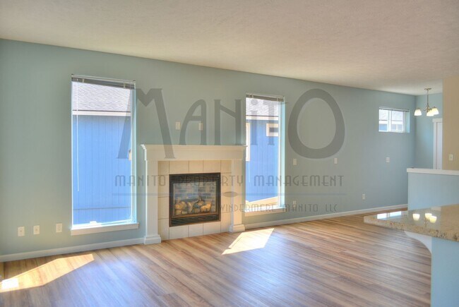 Building Photo - Bright & Spacious Moran Prairie Rancher