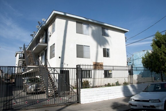 Primary Photo - 317 W I St