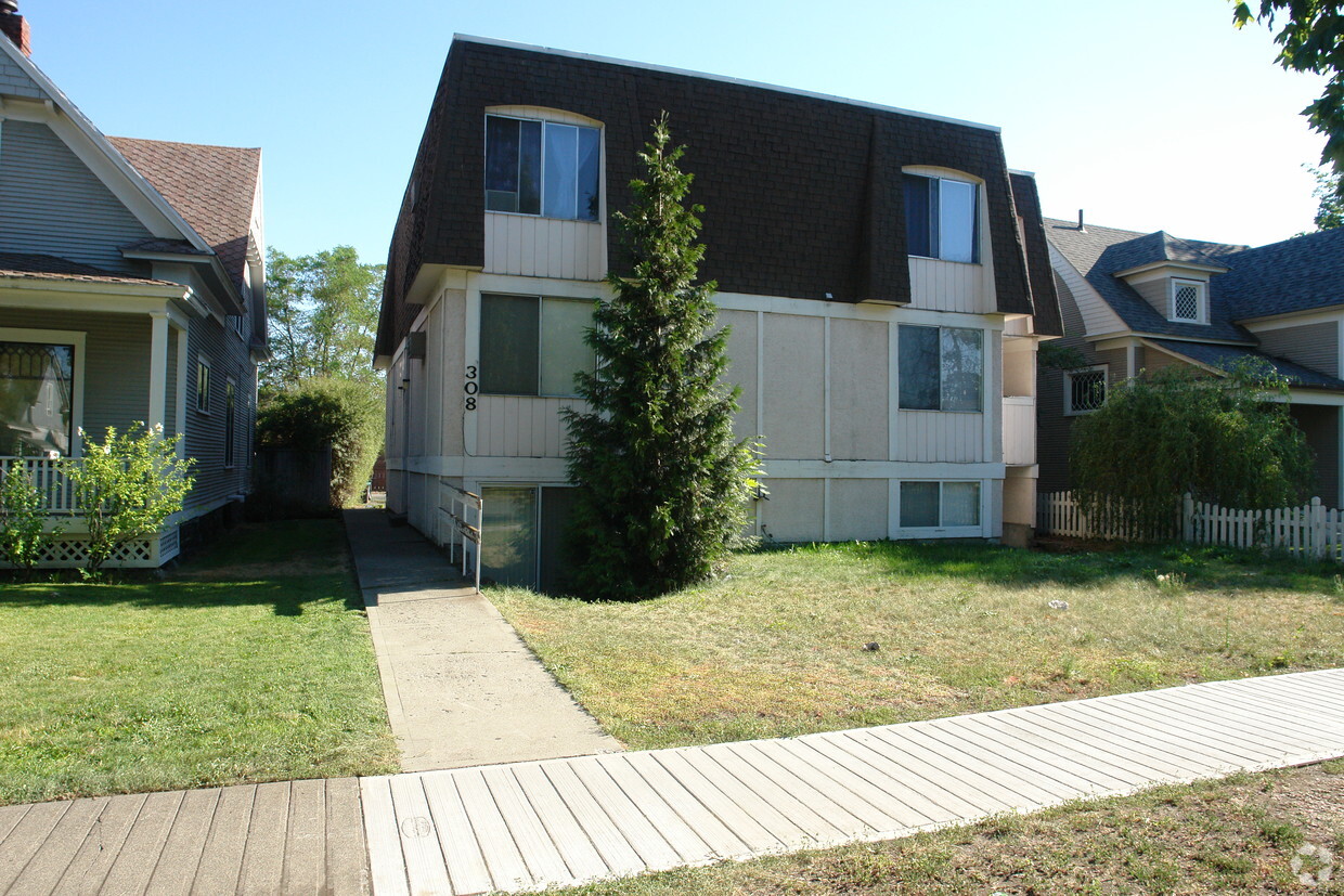 Building Photo - 308 E Sinto Ave