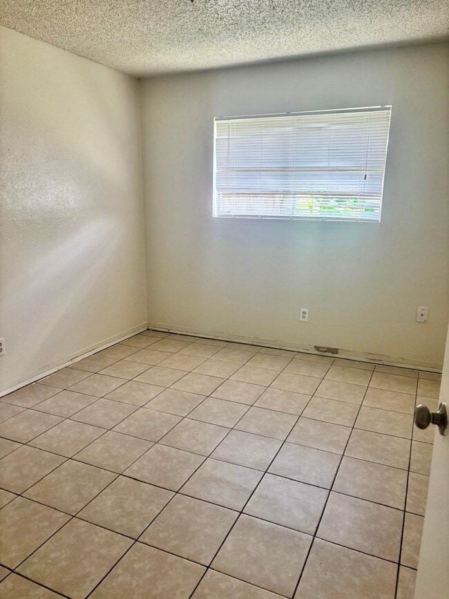 Building Photo - 16219 Paso Hondo Dr