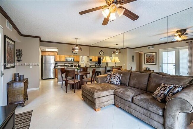 Building Photo - 622 Waterside Dr