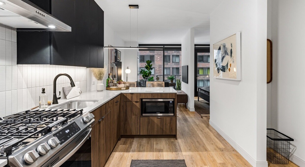 Photo - 515 N St Clair St (Chicago, IL)