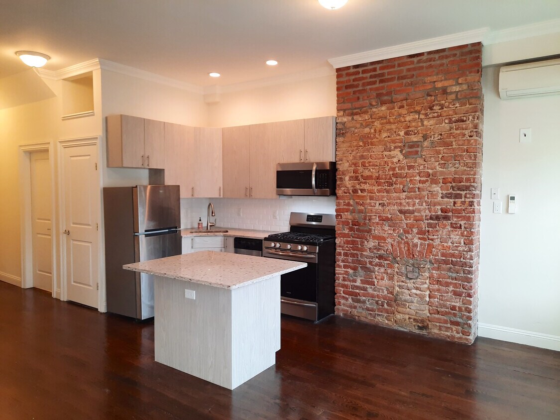 Kitchen - 158 6th St