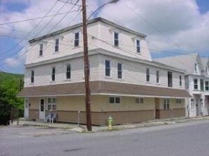 Primary Photo - 149 W Ridge St