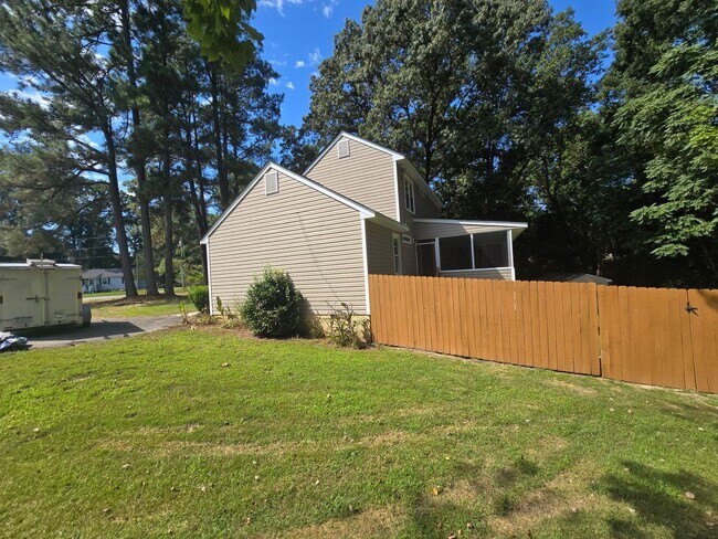 Foto del edificio - FULLY REMODELED 3 BR HOUSE IN PRINCE GEORG...