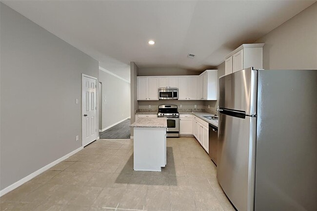Building Photo - 10835 Barker View Dr