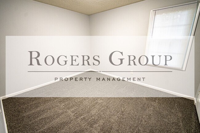 Foto del edificio - #103*** - 104-106 Holly Ct Duplex