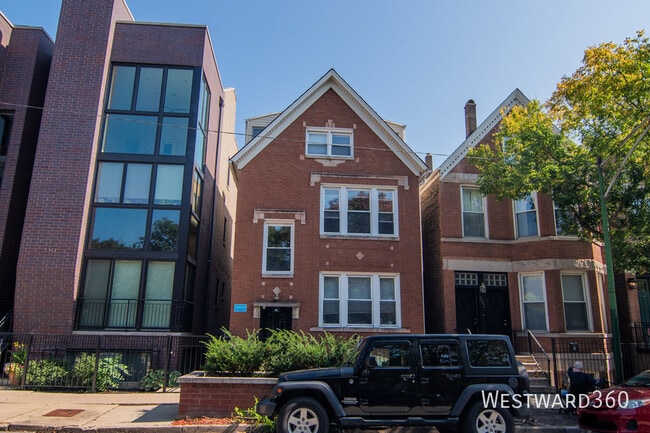 2043 N Leavitt-G - 2043 N Leavitt-G Apartment