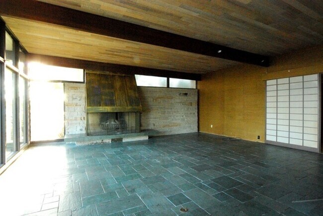 Foto del edificio - 4001 55th Ave NE