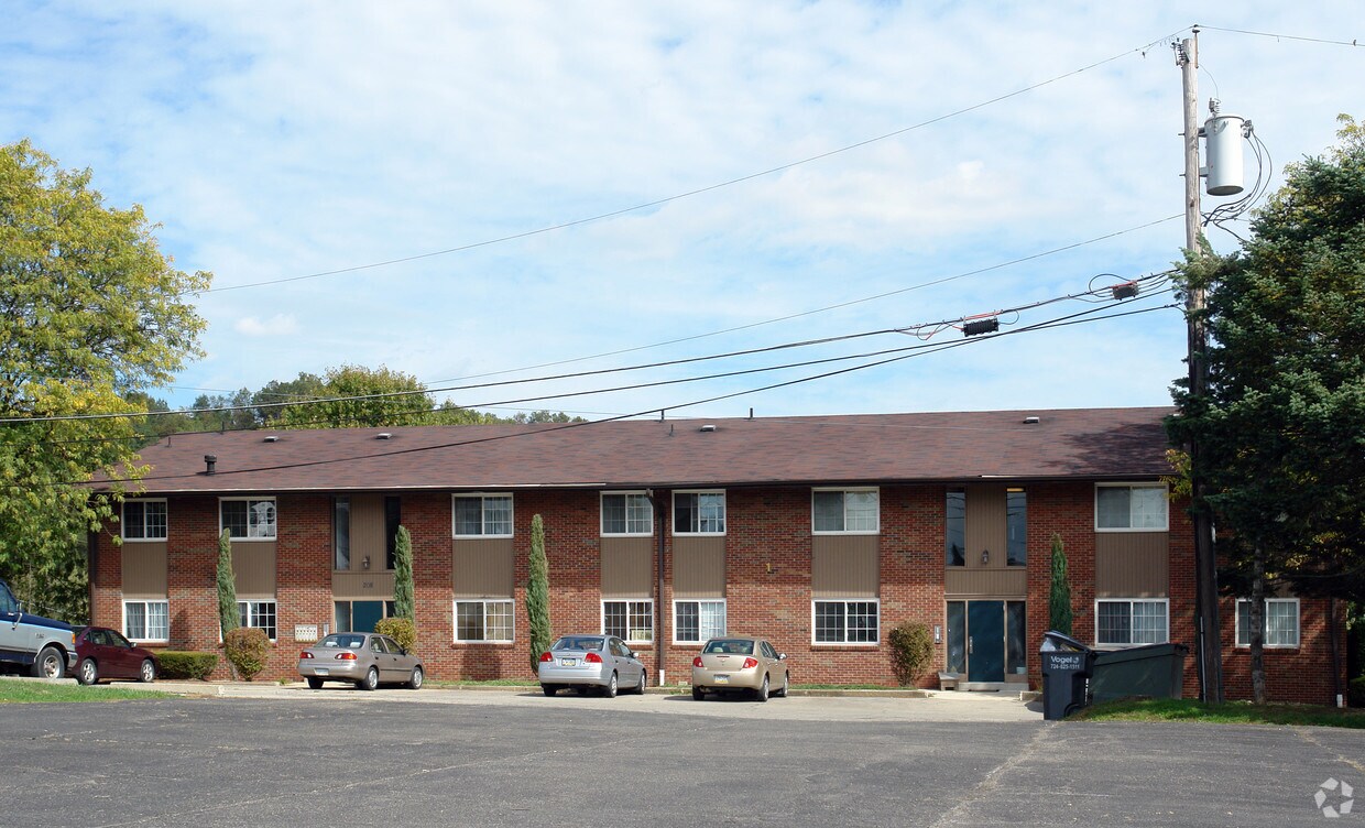 208 Hook St, Mars, PA 16046 Apartments in Mars, PA