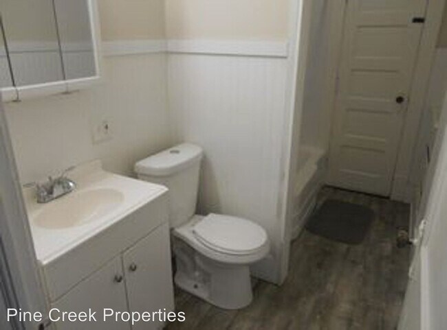 Building Photo - 3 br, 1 bath House - 3296 W. 90th St.