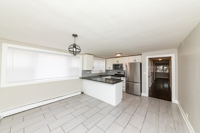 Building Photo - 3058 N Kostner Ave