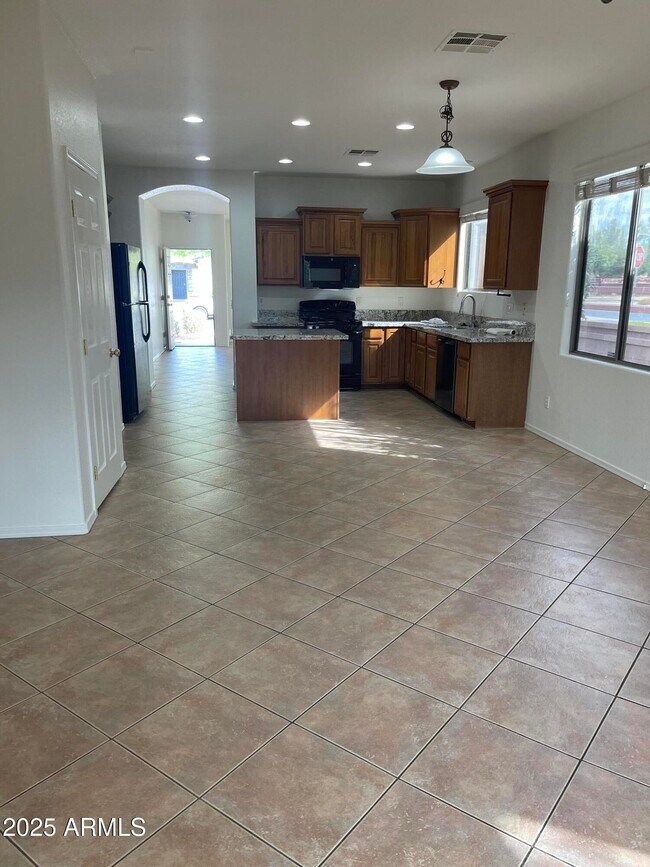 Building Photo - 18785 E Kingbird Dr