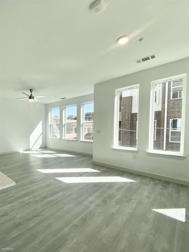 Foto del edificio - 1 br, 1 bath Condo - 1222 W Louis Henna Bl...