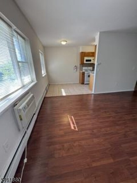 Foto del edificio - 270 Bloomfield Ave