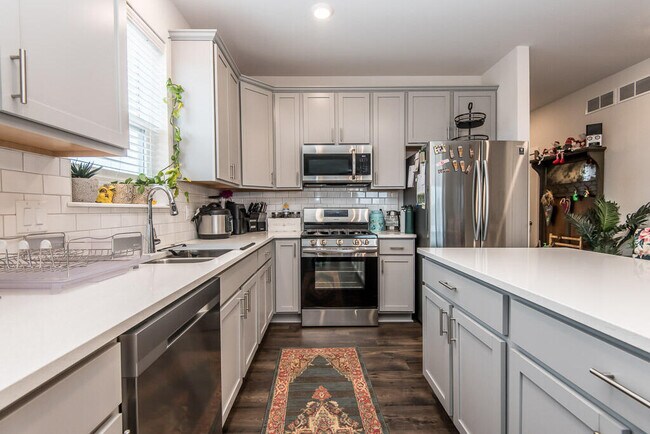 Foto del edificio - 1461 Rosewood Pass