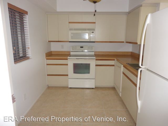 Foto del edificio - 812 Capri Isles Blvd