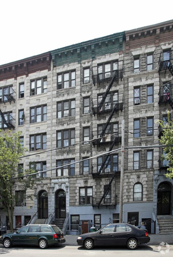 Primary Photo - 224 Metropolitan Ave