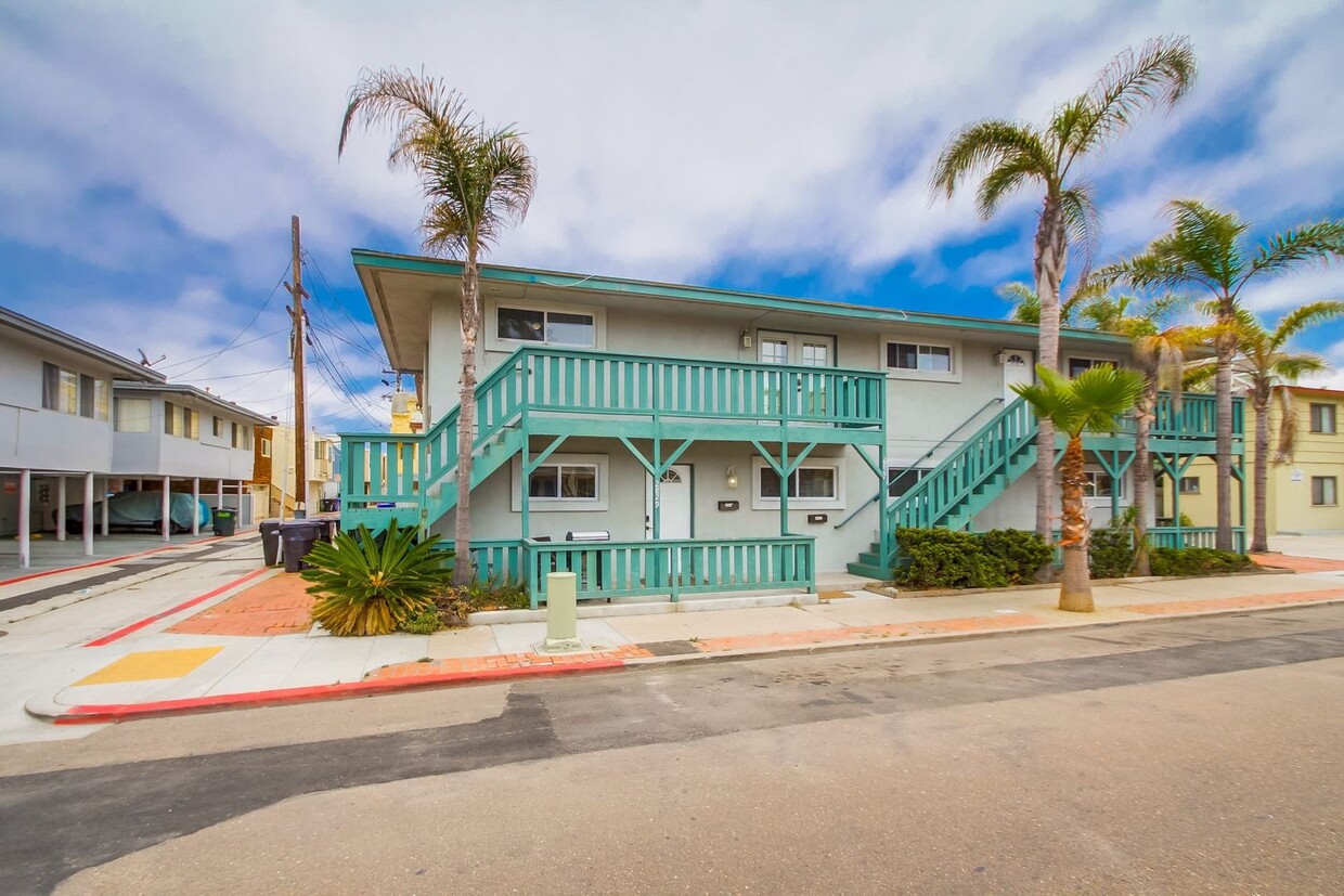 Foto principal - 4 Bed 2 Bath in South Mission Beach - one ...